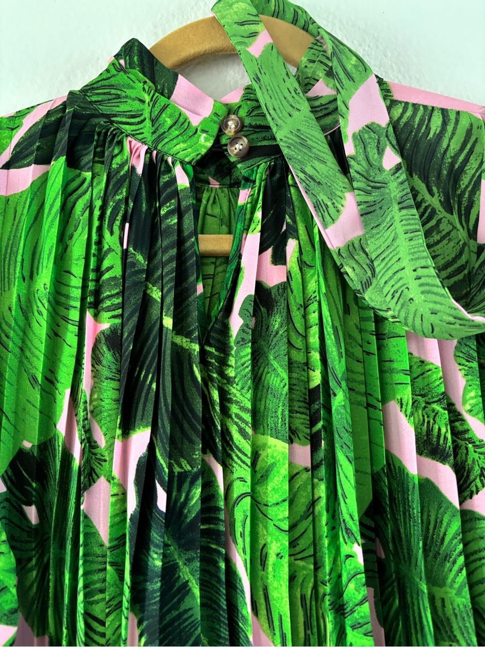Beulah Tropical Green & Pink Leaf Print Pleated Maxi Dress - Picture 9 of 11